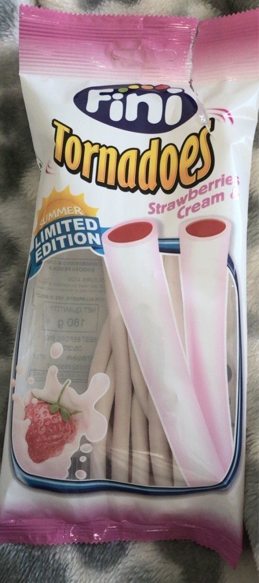 22% Fini Tornadoes smooth strawberry & cream